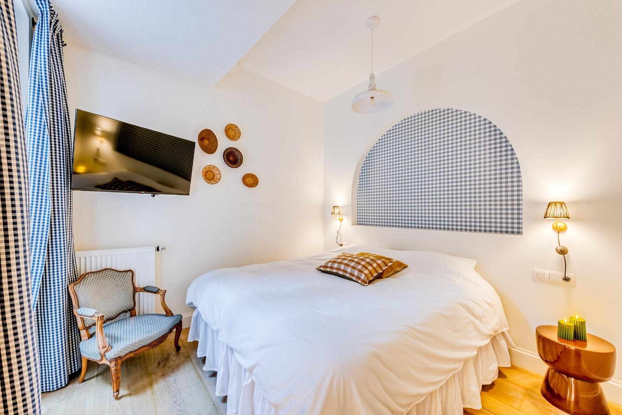 Homestay Romantic Escape And Wellness At Miss Tinguett In Bruges