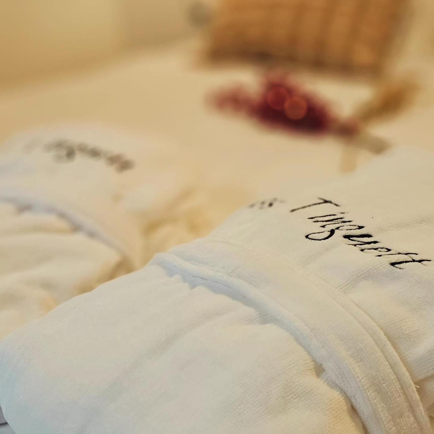Homestay Romantic Escape And Wellness At Miss Tinguett In