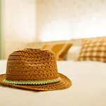 Romantic Escape And Wellness At Miss Tinguett In Bruges