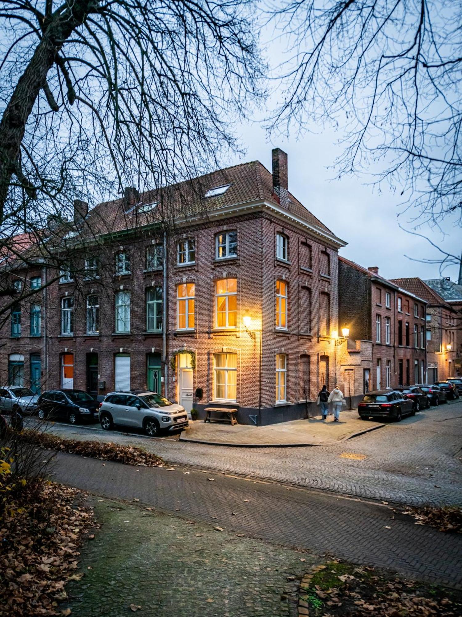 Romantic Escape And Wellness At Miss Tinguett In * Bruges