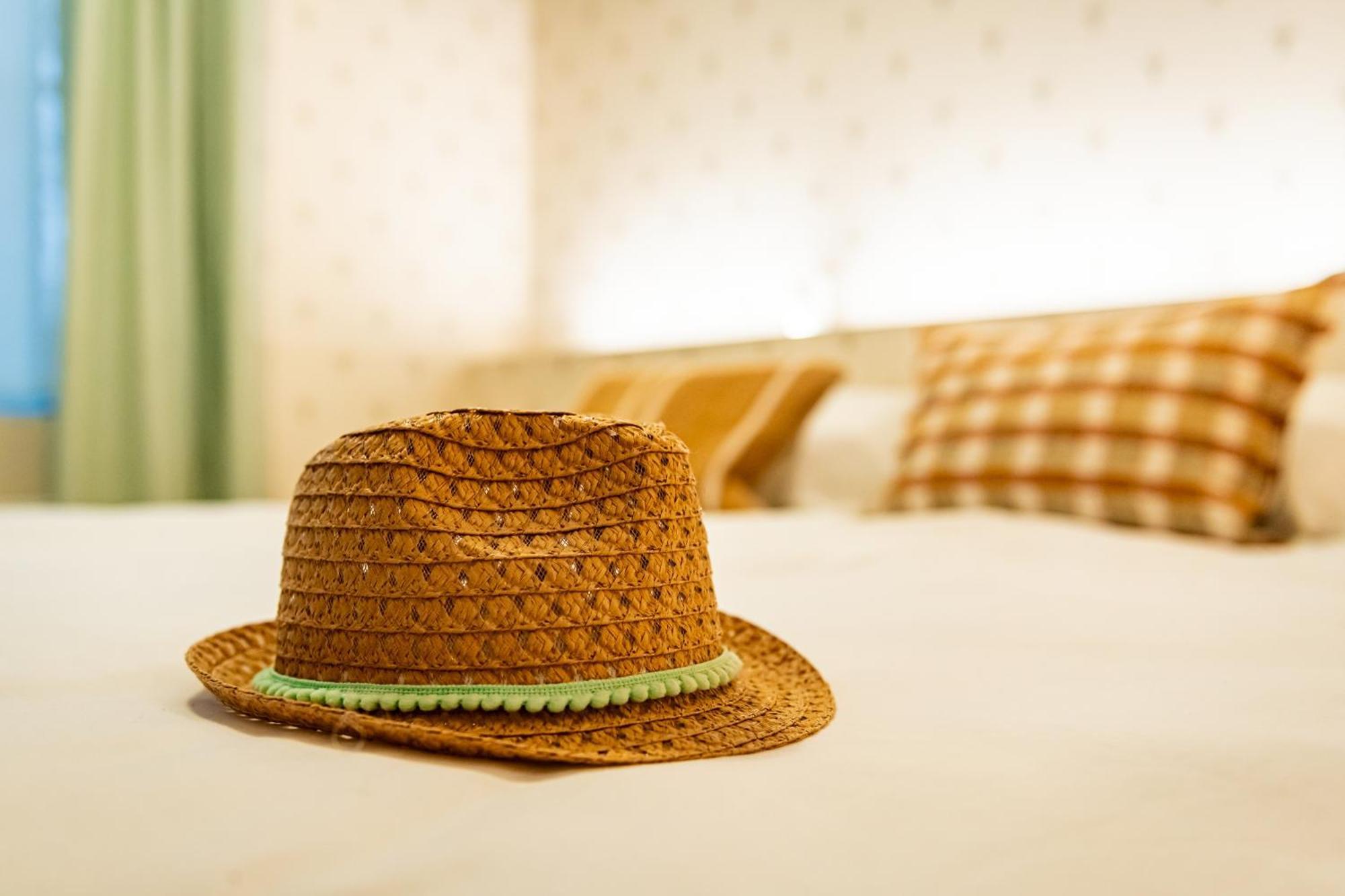 Romantic Escape And Wellness At Miss Tinguett In *