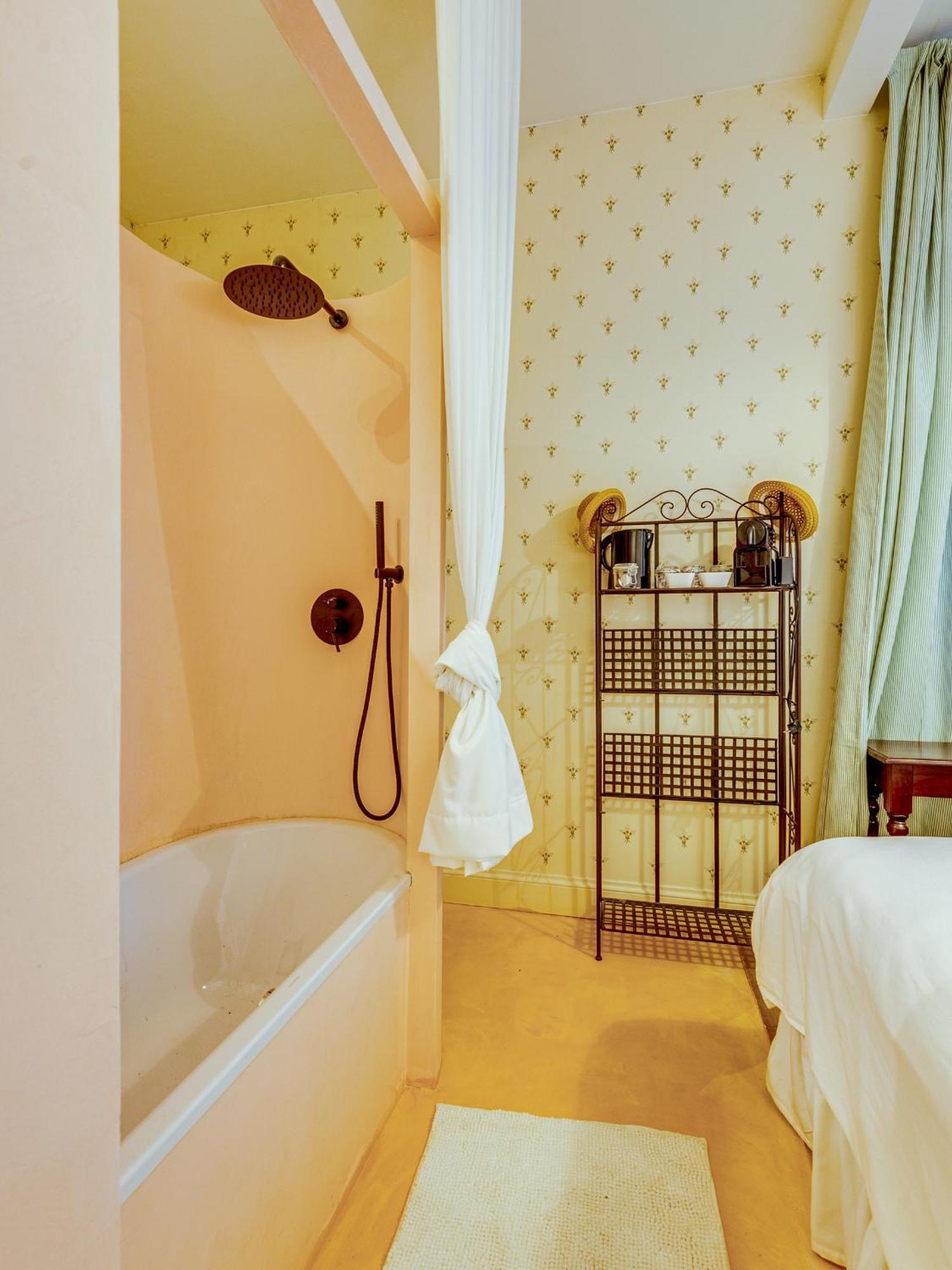 Romantic Escape And Wellness At Miss Tinguett In *
