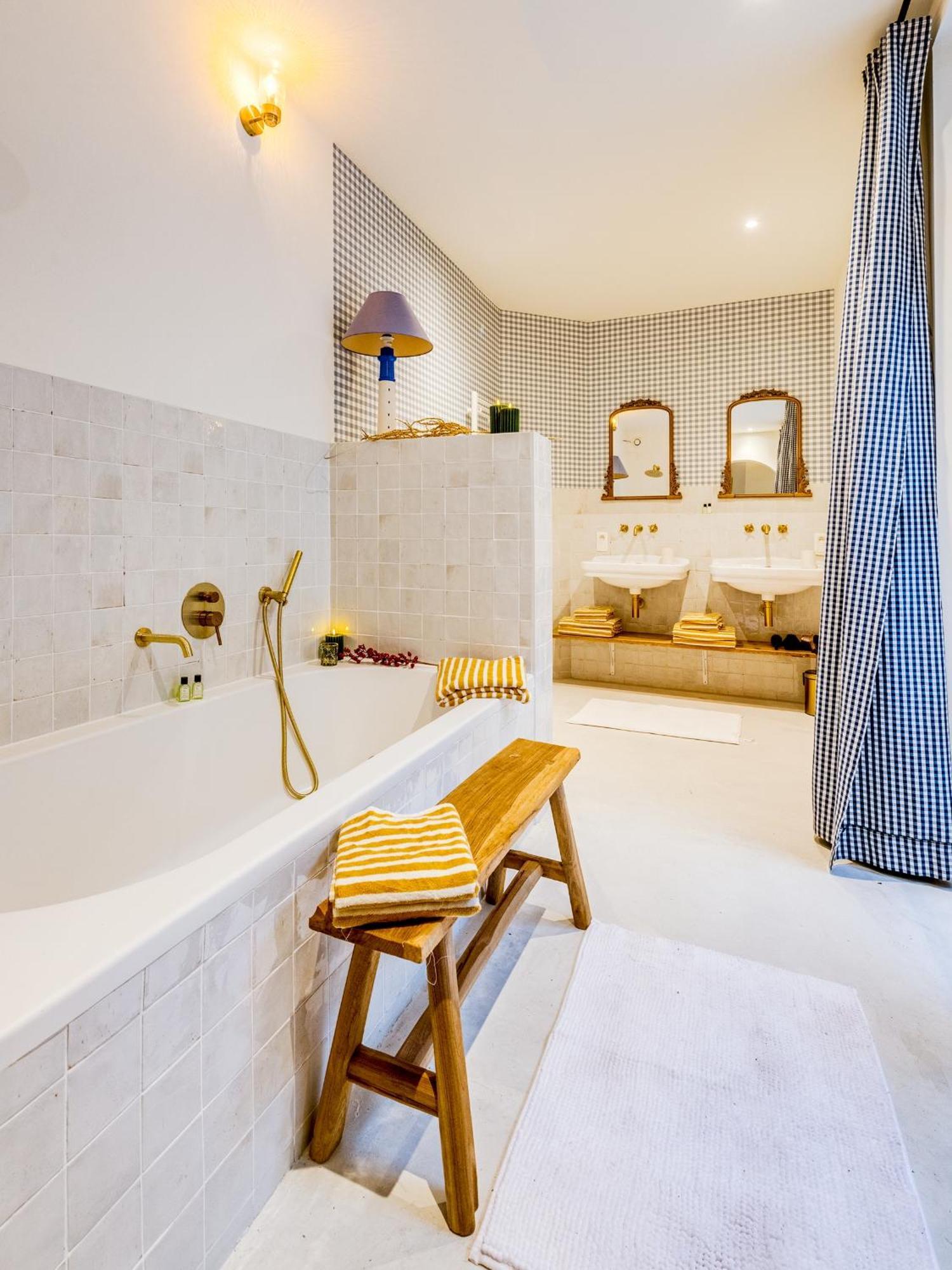 Romantic Escape And Wellness At Miss Tinguett In Séjour chez l'habitant Bruges