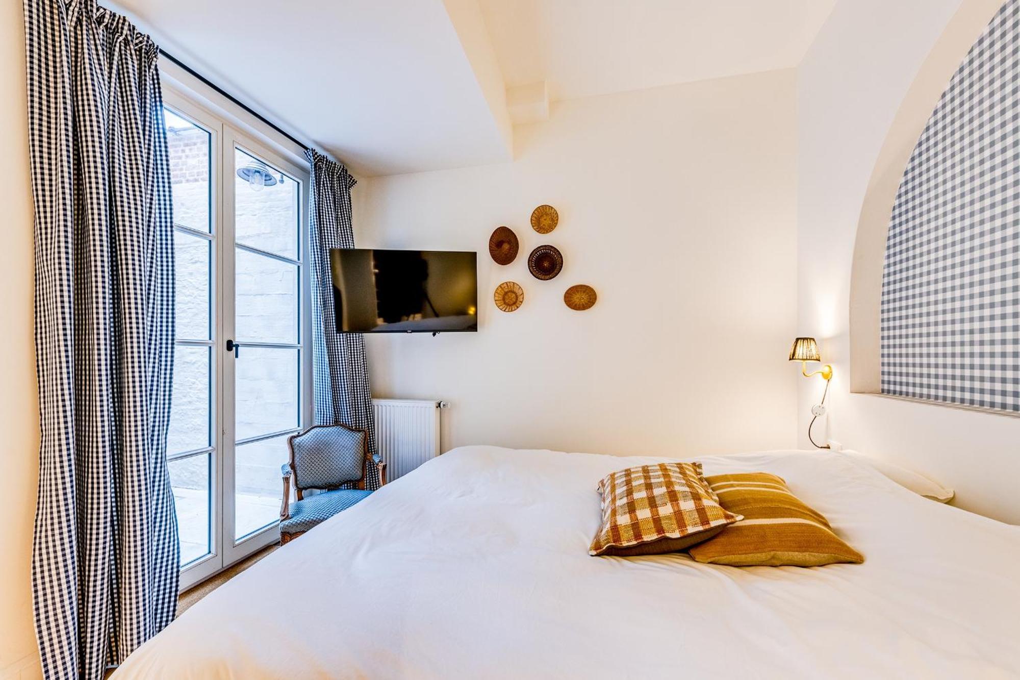 Homestay Romantic Escape And Wellness At Miss Tinguett In Bruges